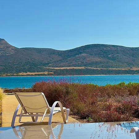 Farous Houses! Two Beachfront With An Amazing Sunset View Σπίτι διακοπών *